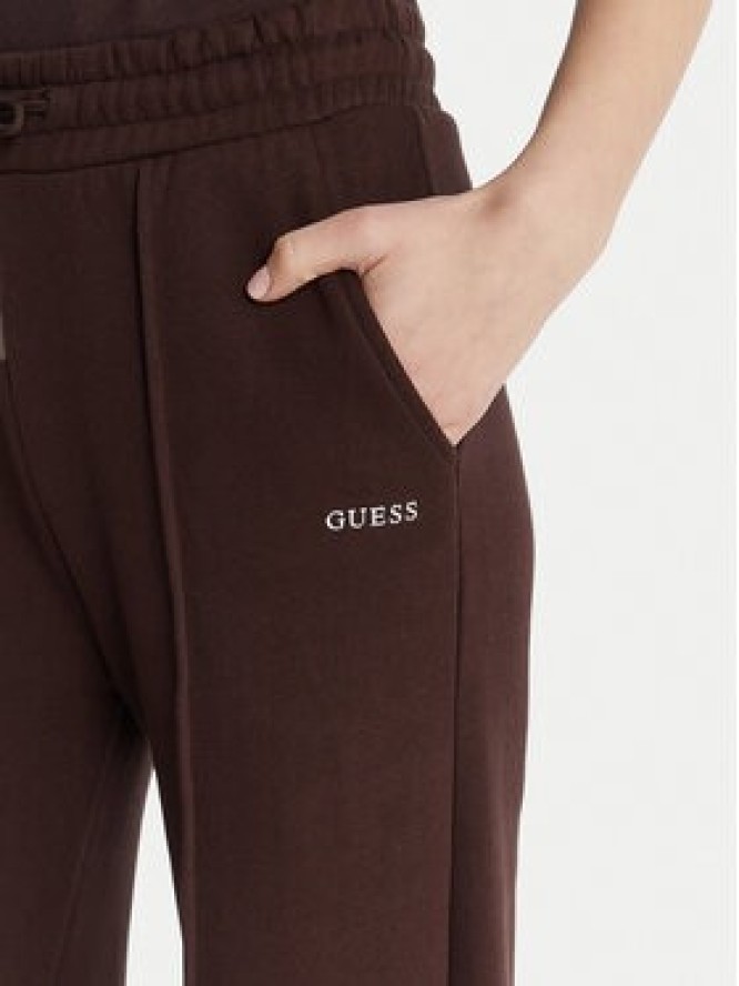 Guess Spodnie dresowe V6RB17 K9V31 Brązowy Regular Fit