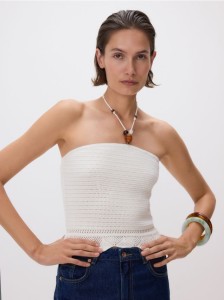 Top z ozdobnymi koralikami - złamana biel