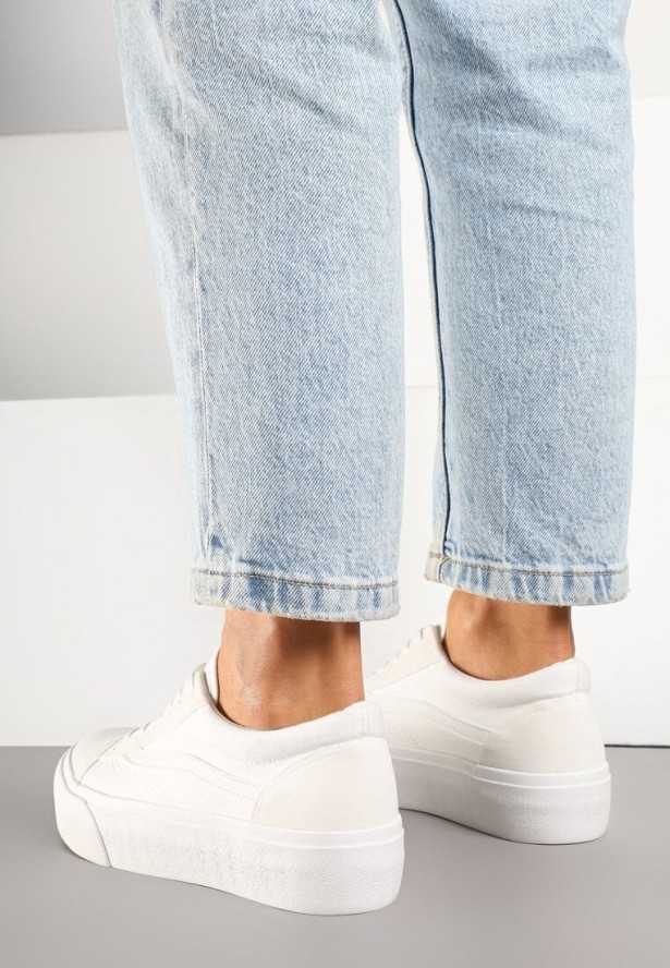 Białe Tenisówki o Klasycznym Fasonie na Niskiej Platformie Mepaira