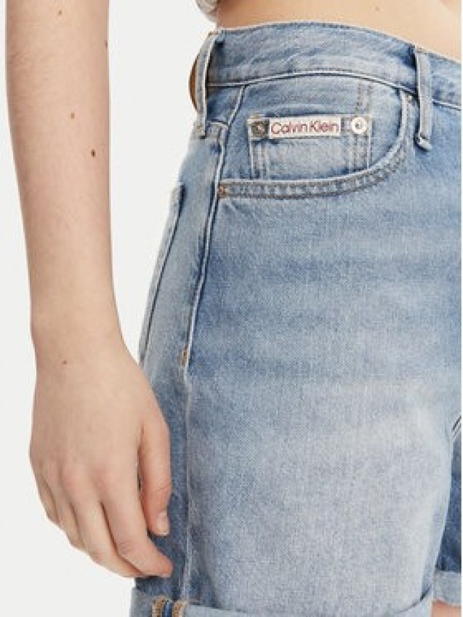 Calvin Klein Jeans Szorty jeansowe J20J225152 Niebieski Mom Fit