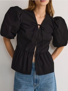 Bawełniana bluzka z bufkami - czarny