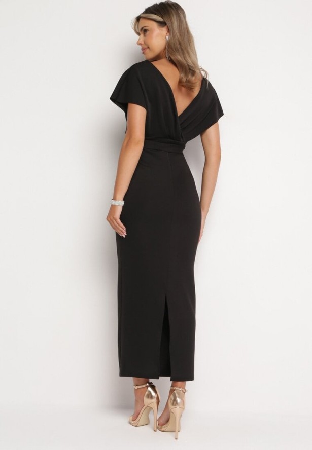 Czarna Wieczorowa Sukienka z Kopertowym Dekoltem i Rozcięciem z Materiałowym Paskiem Vorni