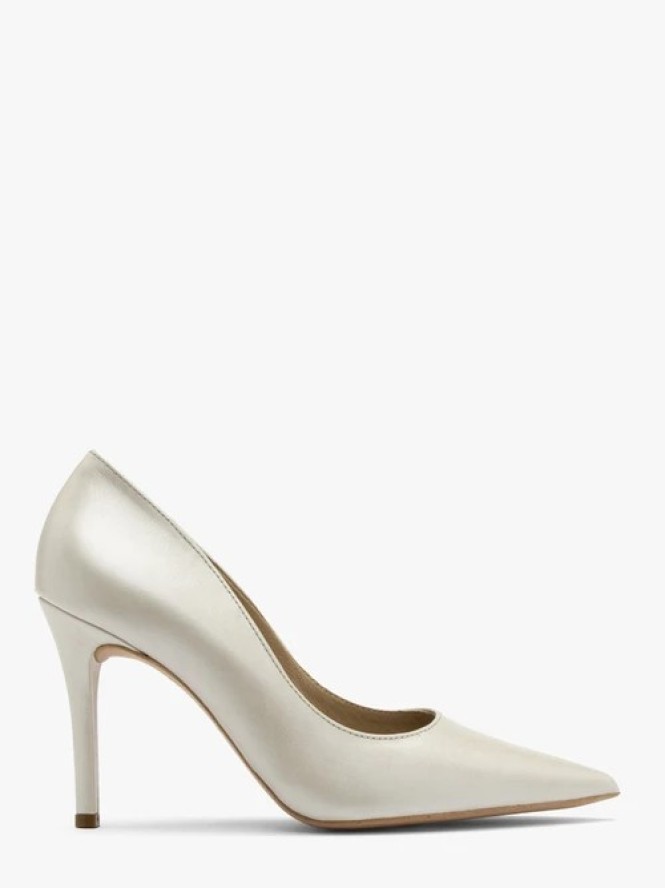 Perłowe czółenka na wysokim obcasie