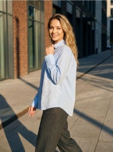 Koszula z aplikacją - niebieski