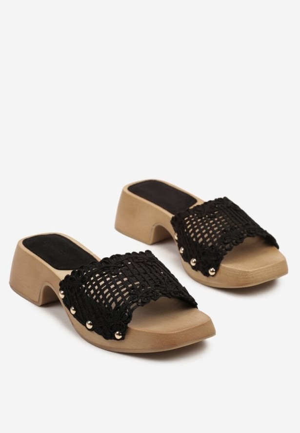 Czarne Klapki w Stylu Chodaków z Szydełkowym Paskiem Dilanne