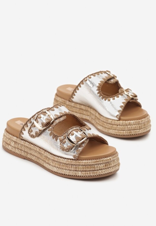 Srebrne Klapki na Grubej Plecionej Podeszwie z Szydełkowym Wzorem Tenavira