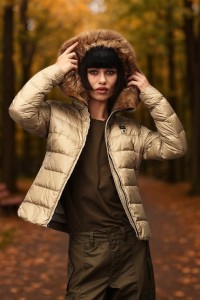 BLAUER Beżowa damska kurtka Arcadia Short Jackets, Rozmiar S