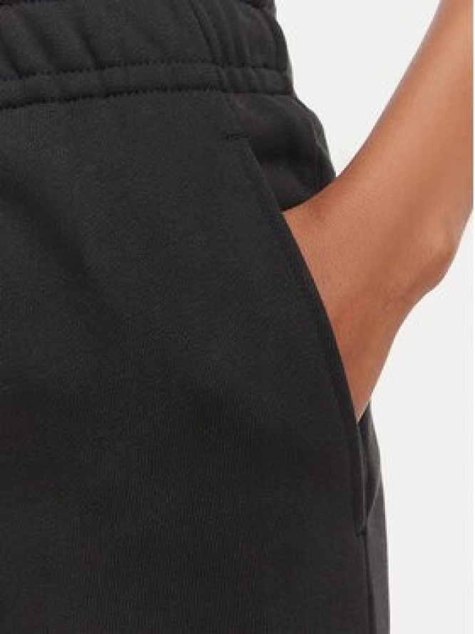 Lacoste Spodnie dresowe XF5268 Czarny Regular Fit