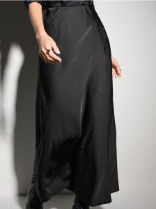 Spódnica maxi z połyskującą aplikacją - czarny
