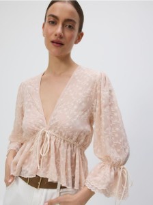 Bluzka z ozdobnym haftowaniem - pastelowy róż