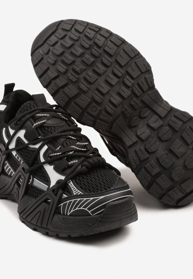 Czarne Sneakersy z Ozdobnym Sznurowaniem i Tłoczoną Podeszwą Nurilune