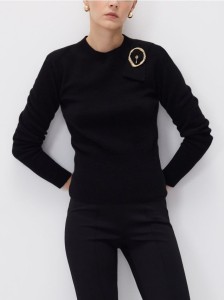 Wełniany sweter z klamrą - czarny