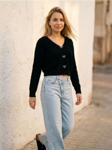 Sweter z kokardami - czarny