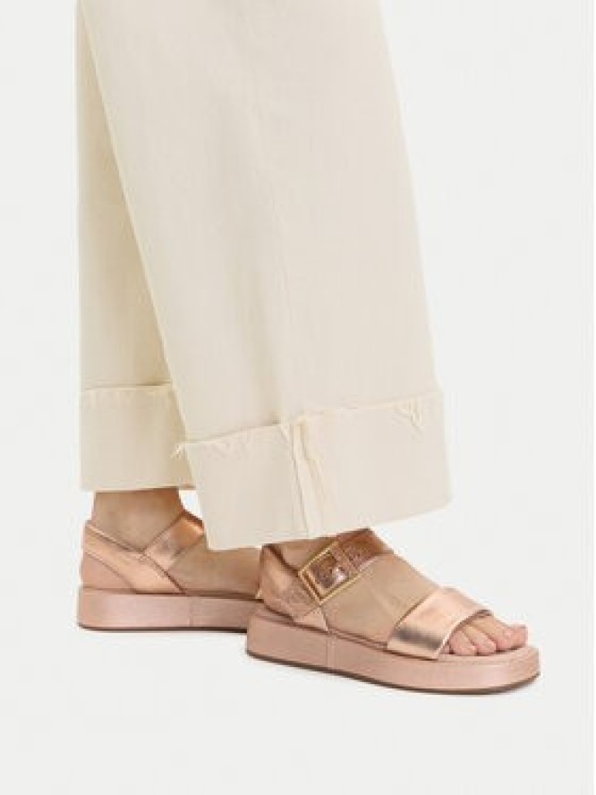 Clarks Sandały Alda Strap 26181223 Złoty