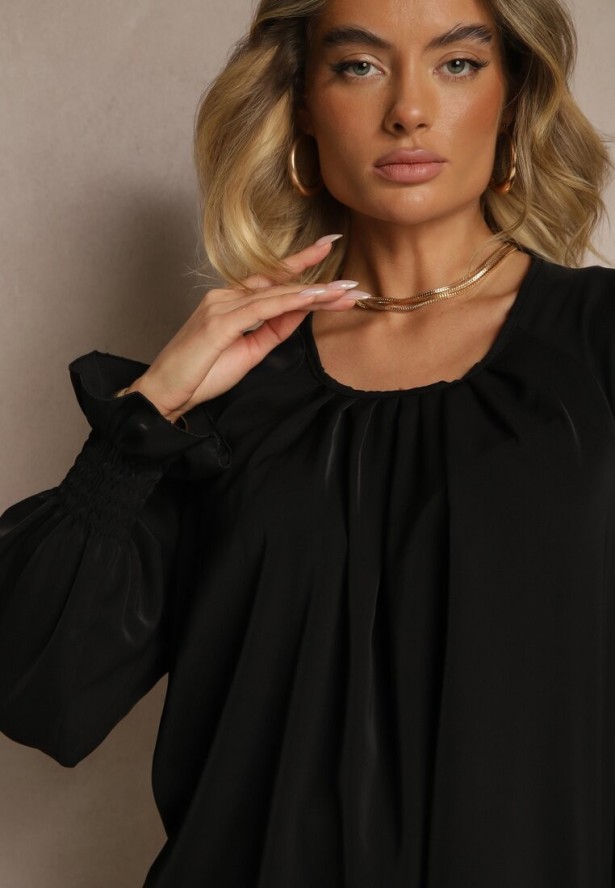 Czarna Bluzka Ozdobiona Marszczeniem Emirana