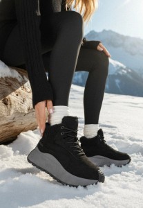 Czarne Sneakersy Śniegowce Vices na Grubej Podeszwie Ozdobione Futerkiem i Napisem Nelinena