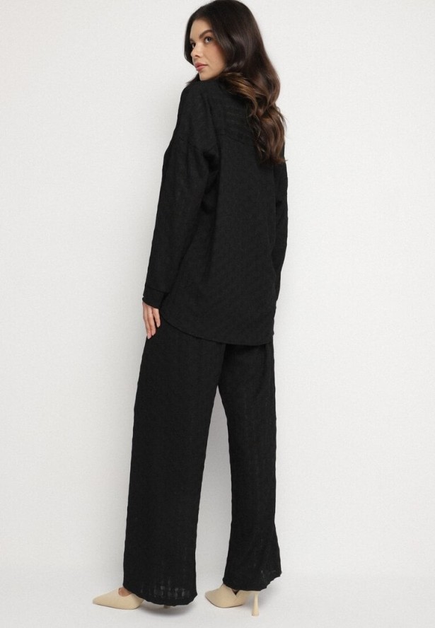 Czarny Komplet z Tkaniny Strukturalnej Koszula i Spodnie z Gumką w Pasie Saccaria