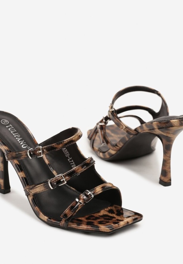 Panterkowe Lakierowane Klapki na Szpilce Ozdobione Klamrami Banelea