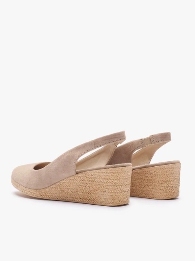 Beżowe espadryle na koturnie