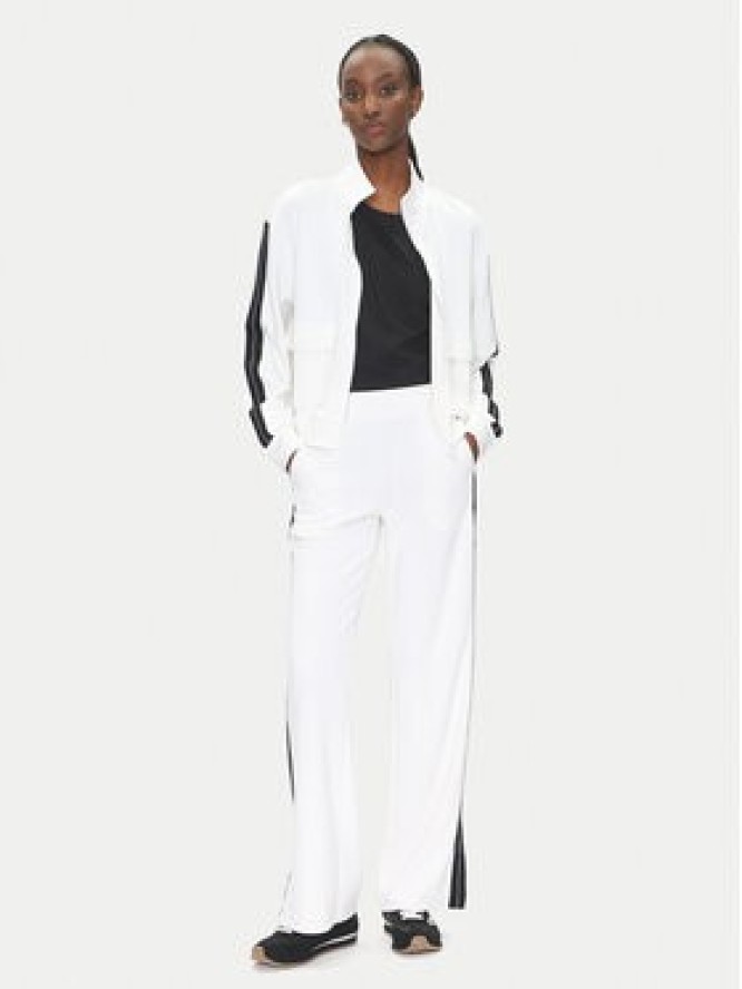 EA7 Emporio Armani Spodnie dresowe 7W000174 AF12643 U0002 Biały Regular Fit