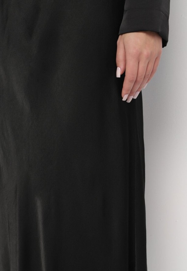Czarna Spódnica Satynowa z Wiskozy o Rozkloszowanym Kroju Hanorilae
