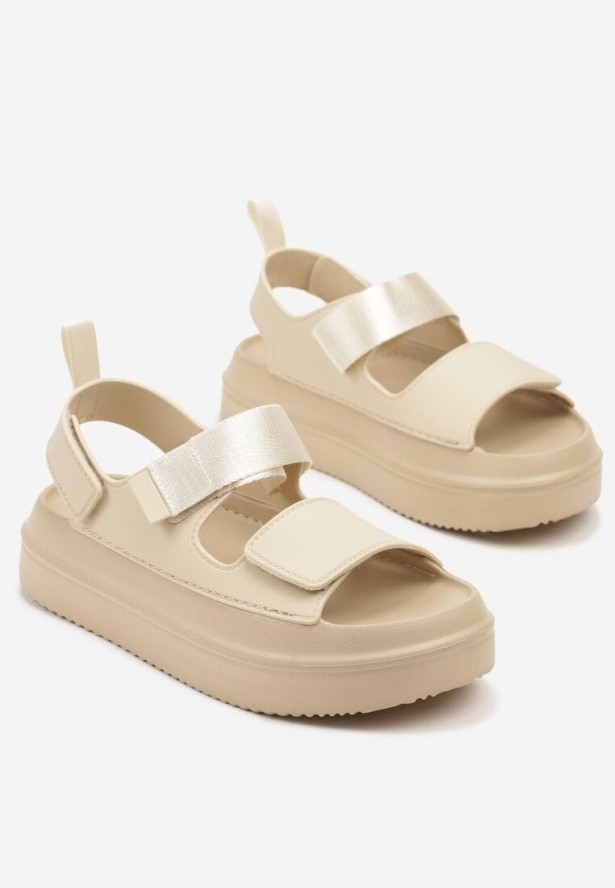 Beżowe Sandały na Piankowej Platformie z Zapięciem na Rzep Vonamia