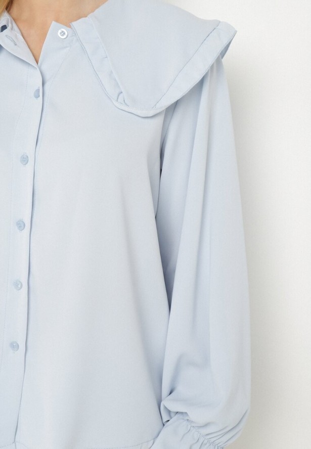 Jasnoniebieska Koszula z Ozdobnym Kołnierzykiem i Falbankami Emilarae