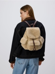 Plecak ze sztucznego baranka - beżowy