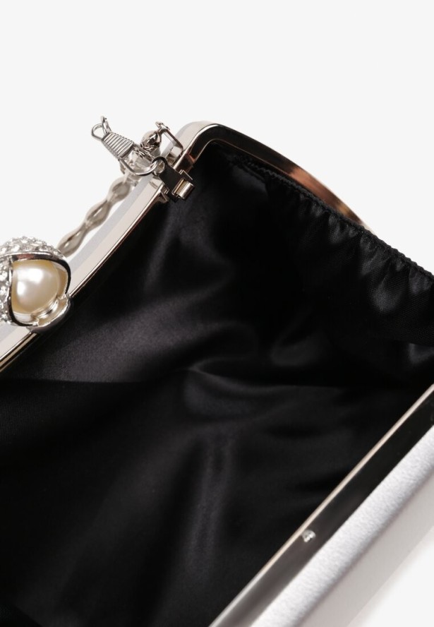 Srebrna Torebka Typu Kopertówka z Ozdobną Rączką Fesiria