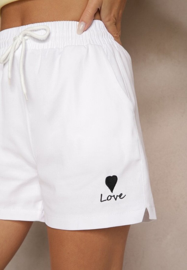 Białe Klasyczne Szorty Dresowe z Kieszeniami Wiązane w Pasie Folenelle