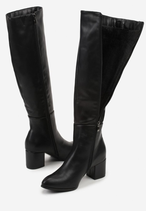 Czarne Kozaki Vices na Słupku Sedvire