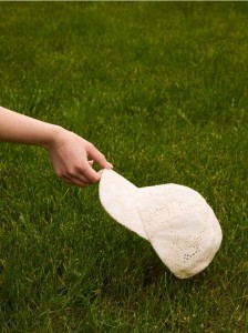 Czapka z daszkiem - kremowy