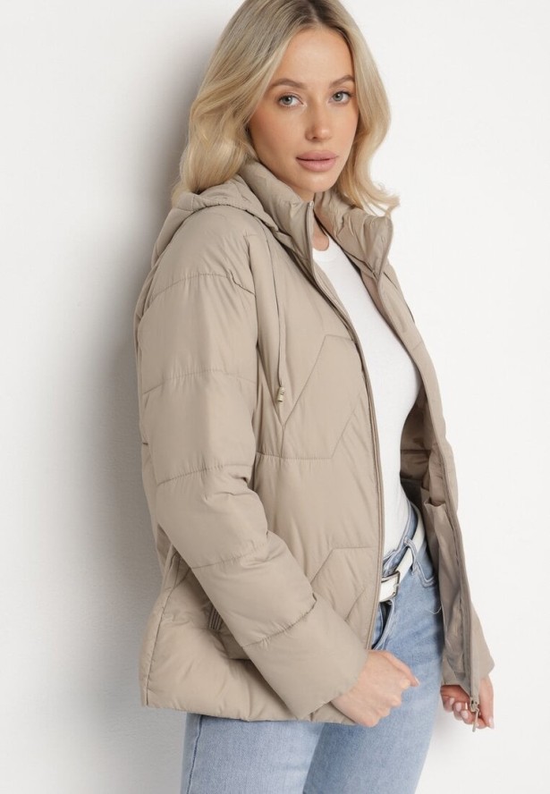 Ciemnobeżowa Kurtka z Szerokim Pikowaniem i Kapturem Yasidi