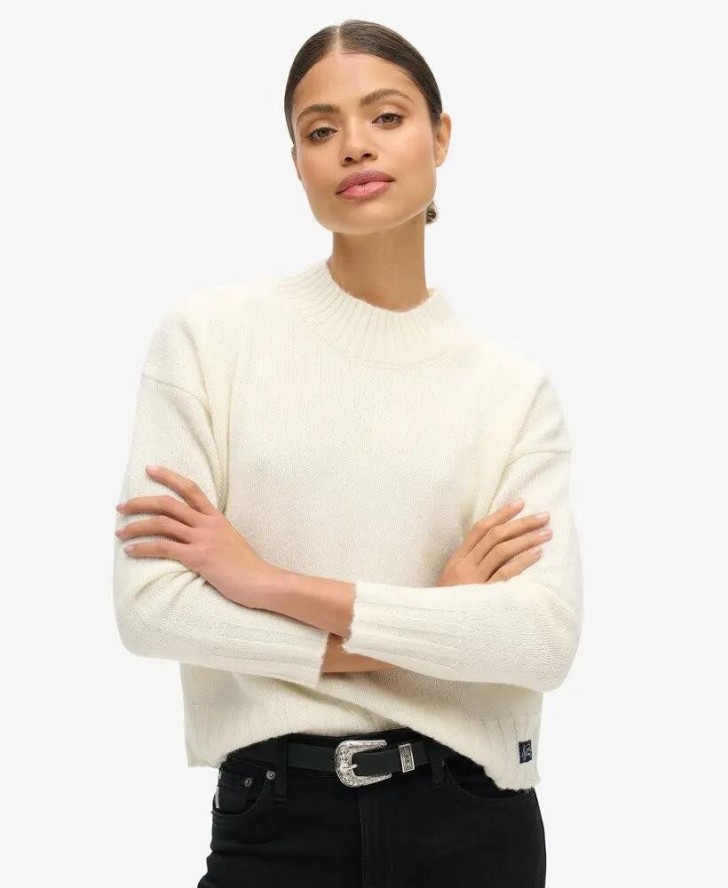 superdry Damski sweter Essential z golfem z mieszanki włókien – Bright White