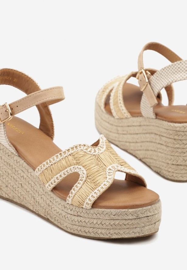 Ciemnobeżowe Sandały Vices na Koturnie z Plecionką i Wycięciami Filaruna