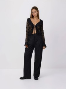 Koronkowa bluzka - czarny