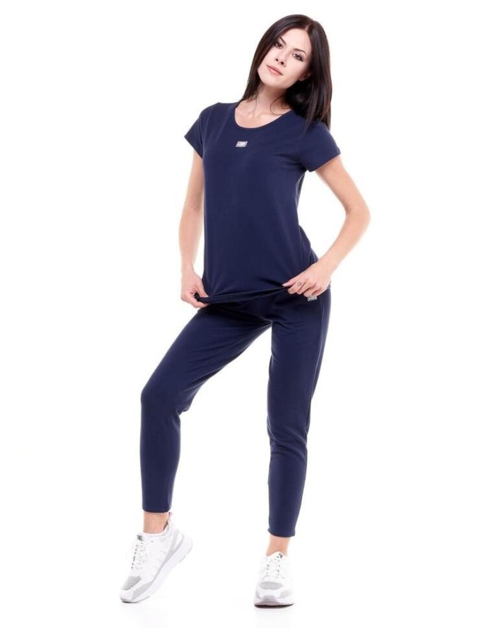 Podstawowy damski t-shirt z krótkim rękawem i okrągłym dekoltem