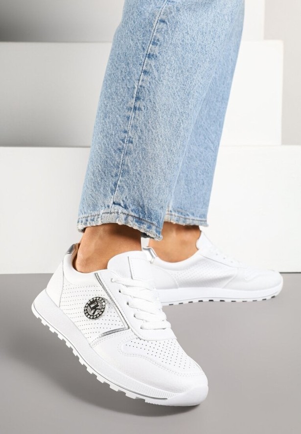 Srebrne Sneakersy Perforowane z Metaliczną Aplikacją Evinoriella