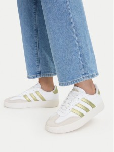 adidas Sneakersy Barreda JR1191 Biały
