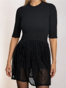 Sukienka mini z koronkowym dołem - czarny