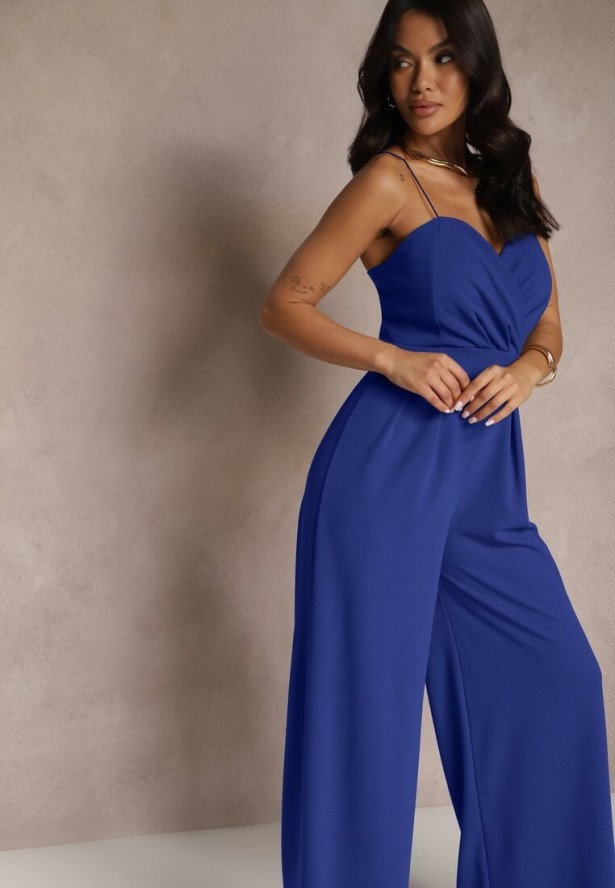 Niebieski Kombinezon na Cienkich Ramiączkach z Kopertowym Dekoltem i Szerokimi Nogawkami Jovantia