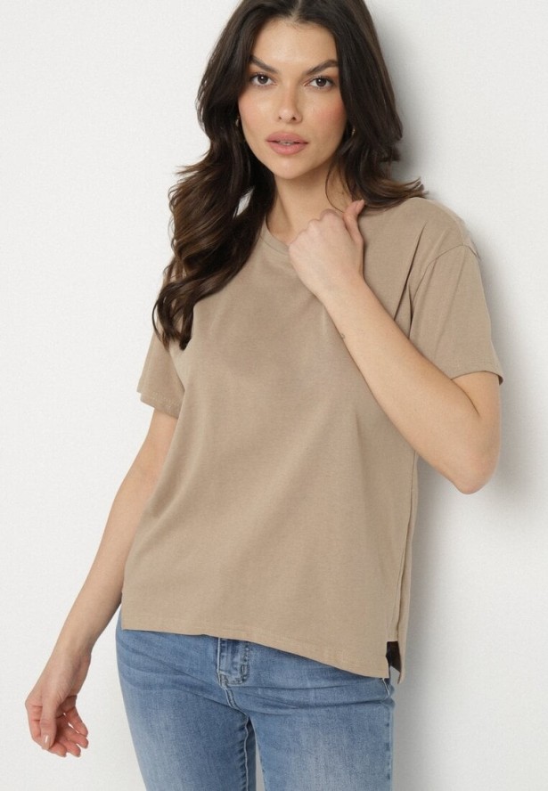 Beżowy T-shirt z Asymetrycznym Tyłem i Ozdobnym Haftem Ninissara