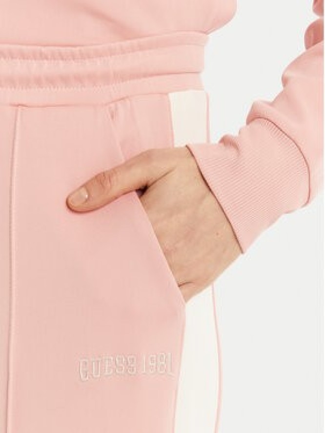 Guess Spodnie dresowe V5RB00 KCO72 Różowy Regular Fit