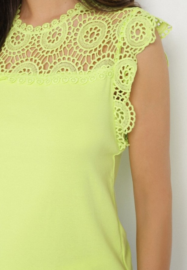 Zielona Bawełniana Bluzka z Koronkowym Zdobieniem przy Dekolcie Fevarelle