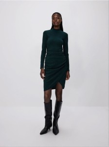 Błyszcząca sukienka z drapowaniem - morski