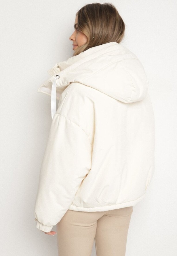 Beżowa Oversizowa Kurtka Bomberka z Kapturem i Ozdobnymi Kieszeniami Nalana