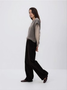 Sztruksowe spodnie - ciemnobrązowy