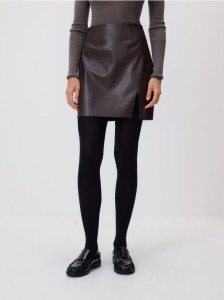 Spódnica mini z imitacji skóry - brązowy