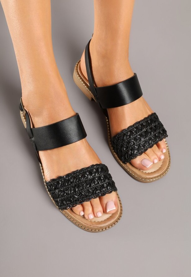 Czarne Sandały Ozdobione Plecionym Paskiem z Przodu Kolithiela