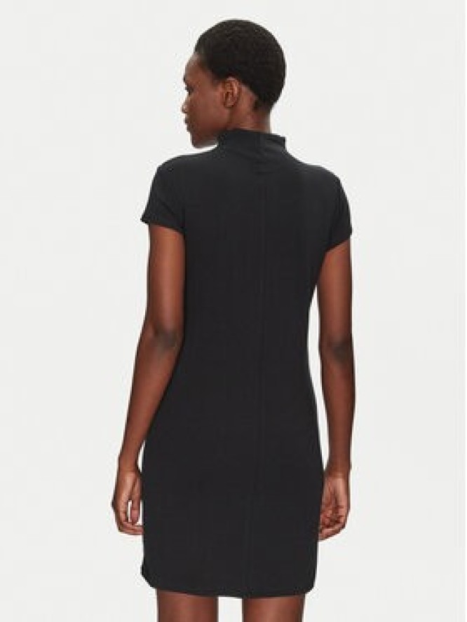 Converse Sukienka codzienna 10027393-A02 Czarny Regular Fit